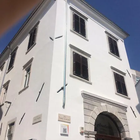 Guest house Stara Vrata 3*
