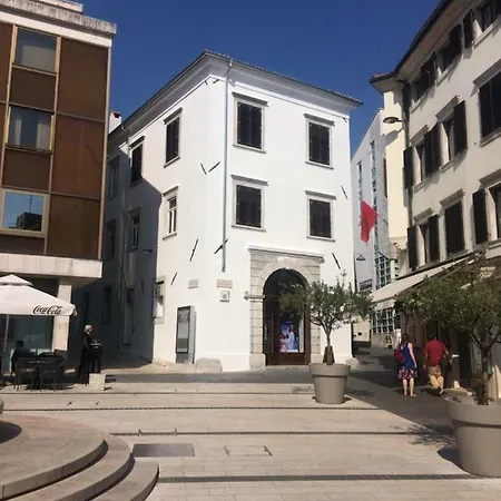 Guest house Stara Vrata 3*